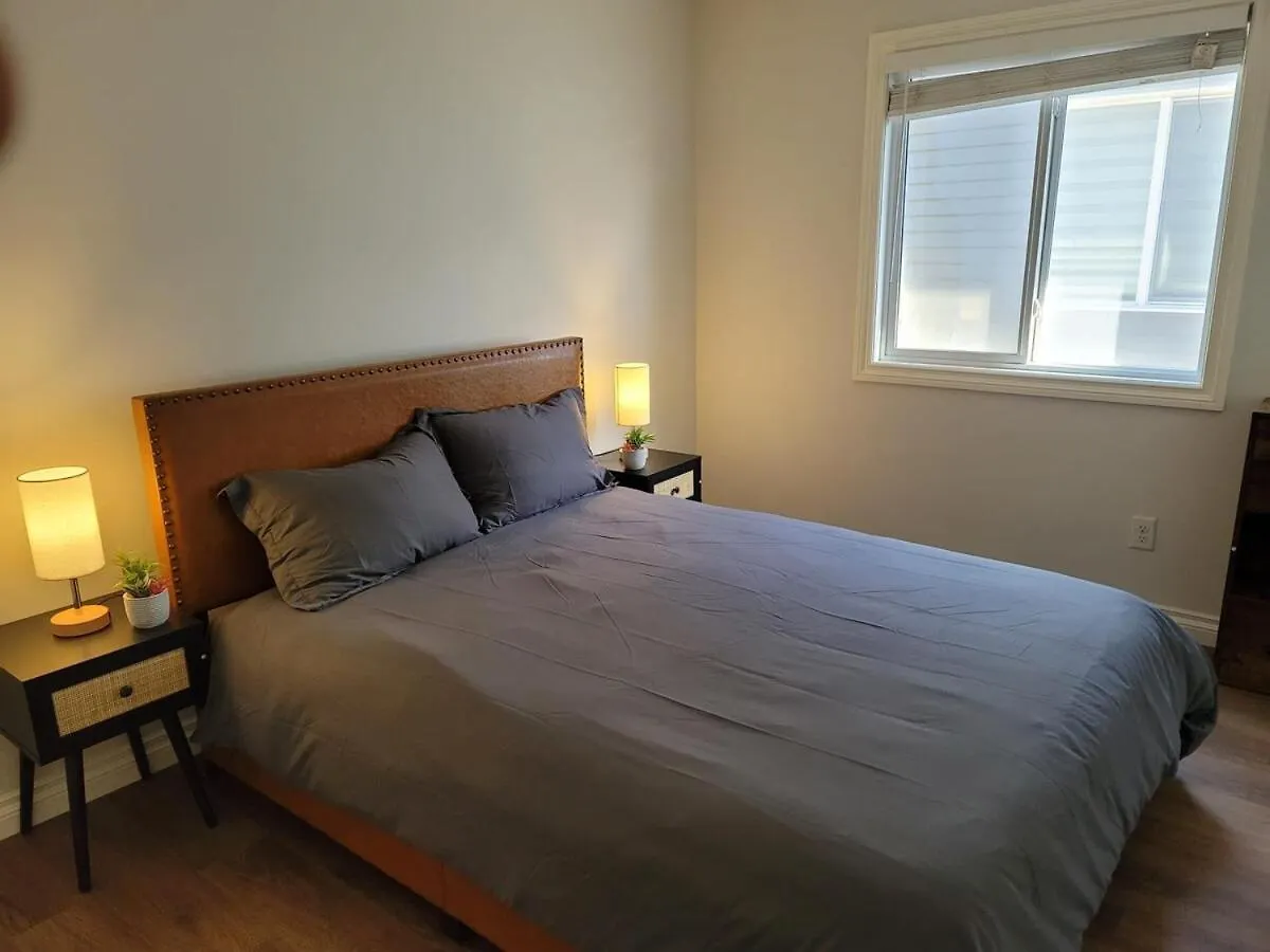 Holiday home Exquisite Entire 4- Bed Rooms Vacation Home! Calgary Canada