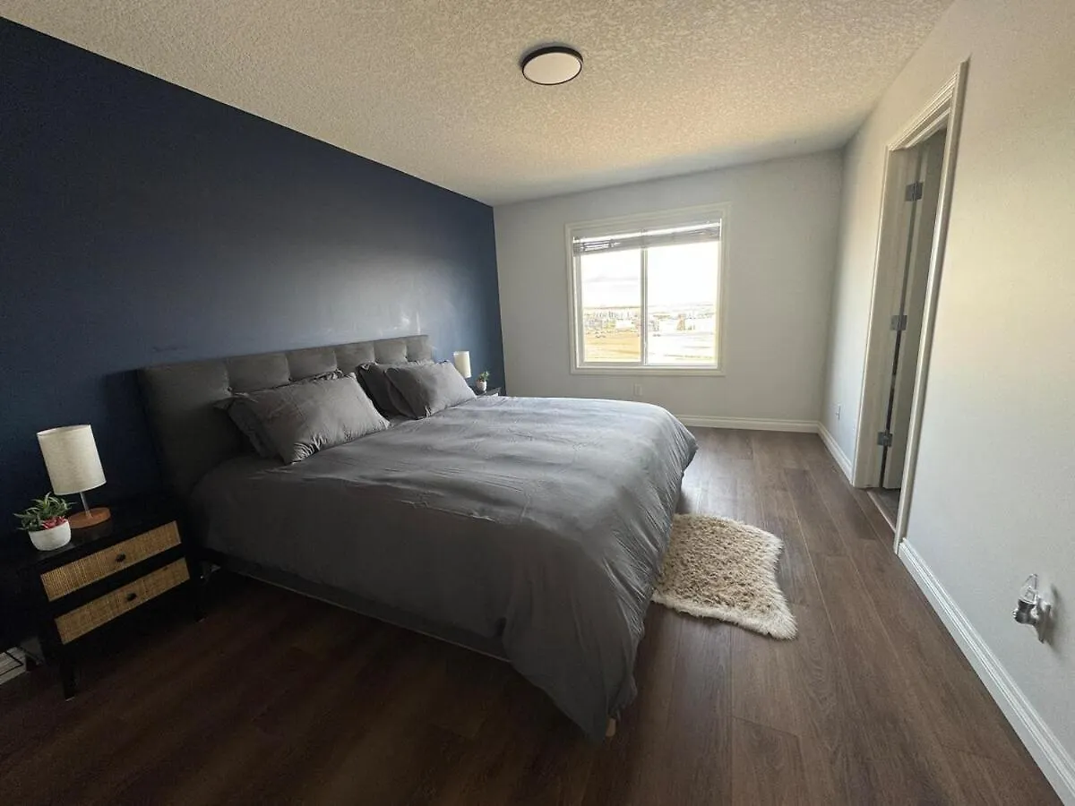 Holiday home Exquisite Entire 4- Bed Rooms Vacation Home! Calgary